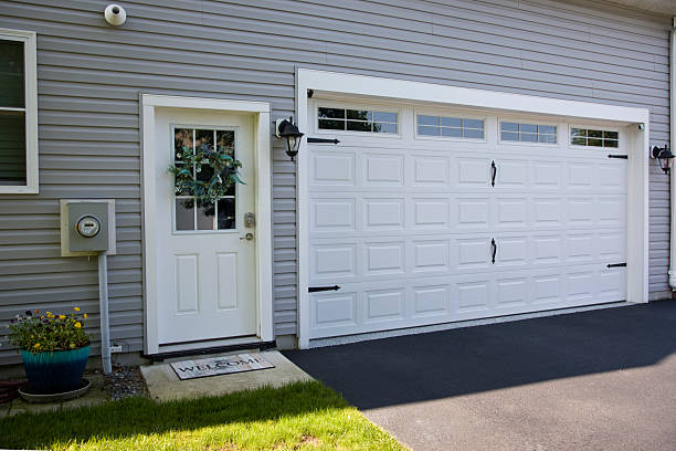 24/7 Emergency Garage Door Panel Replacement experts in Canton, GA